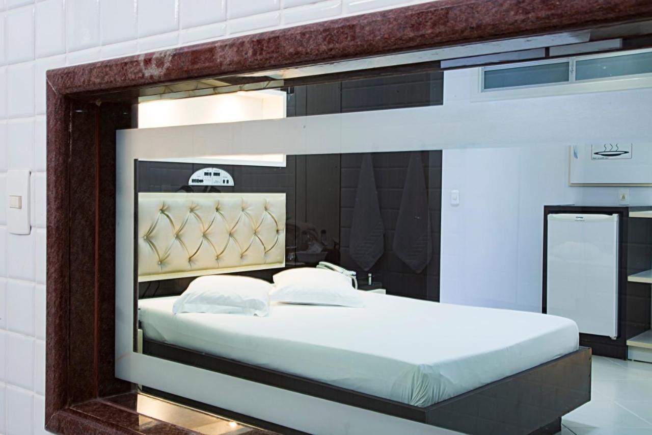 Shampoo Prime Motel ブルスケ エクステリア 写真
